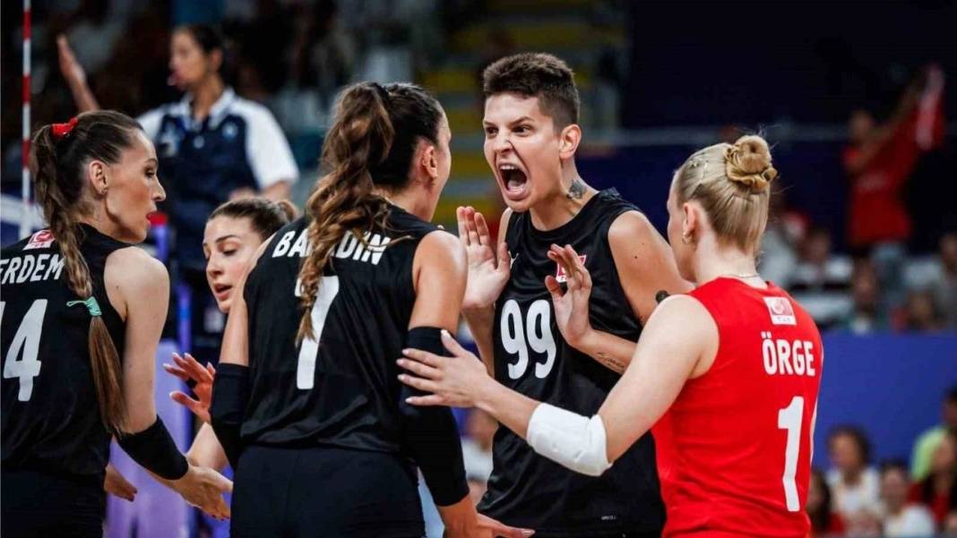 Cansu Özbay, Melissa Vargas, Zehra Güneş, Ebrar Karakurt ve Gizem Örge kararı: Filenin Sultanları hangi kanalda? 15